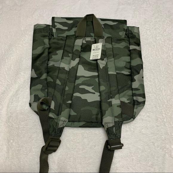VS PINK Drawstring Camo Print Backpack - Picture 5 of 5
